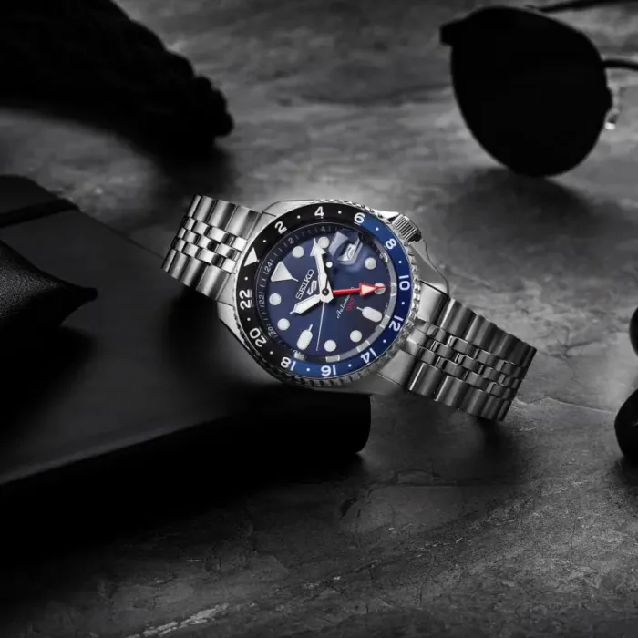 Seiko 5 Sports GMT SKX Automatic Blueberry Dial Silver Steel Strap Watch For Men - SSK003K1 - Image 10